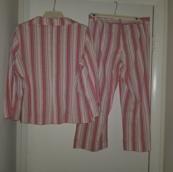 Seersucker Capri Set - Picture 2 of 8